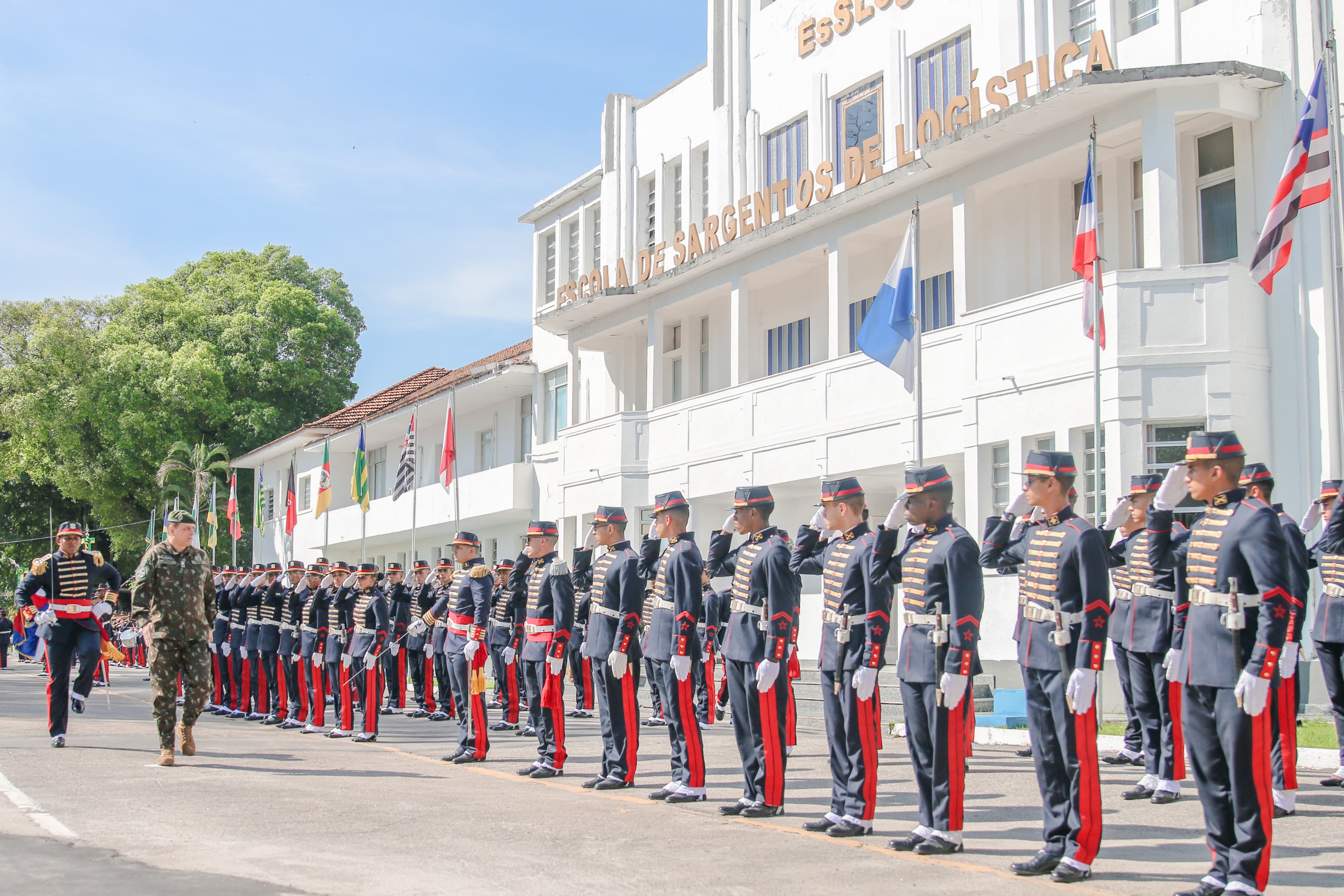 Guarda de Honra para recepção do Diretor de Educação Técnica Militar, General de Divisão Paulo Alípio Branco Valença